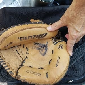 32" Catchers Mitt Left Hand Throw